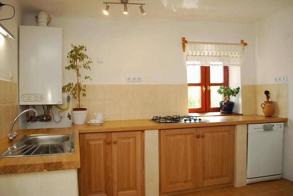 Guest House St. Maria Mariapocs Bagian luar foto
