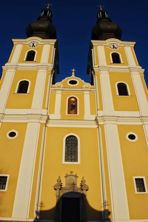 Guest House St. Maria Mariapocs Bagian luar foto